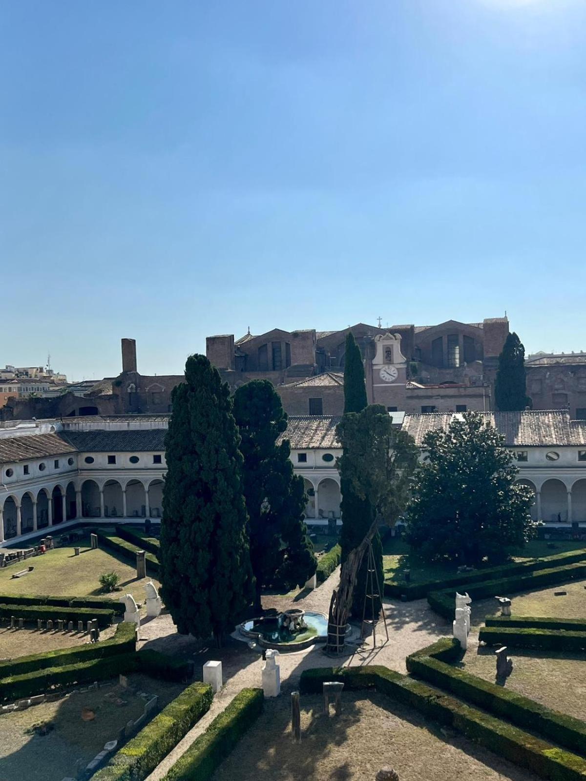 Camera X2 Con Splendida Vista Sulle Terme Di Diocleziano E Sul Chiostro Di Michelangelo Řím Exteriér fotografie